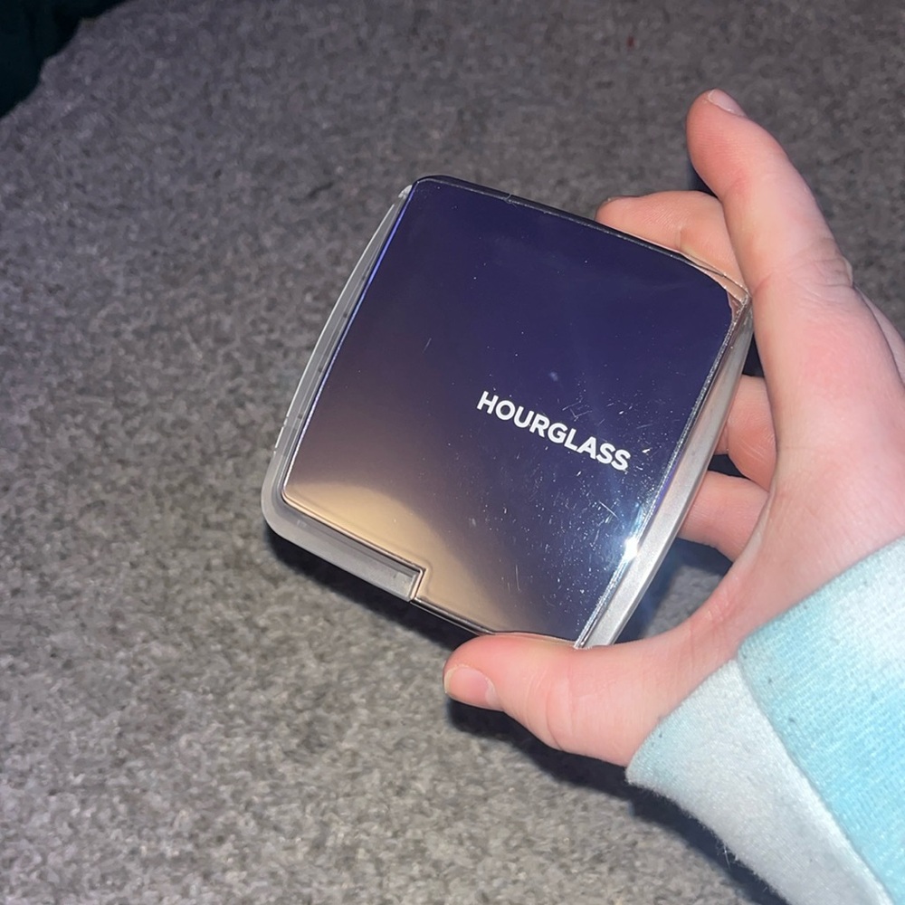 Hourglass Ambient Lightning Blush Quad